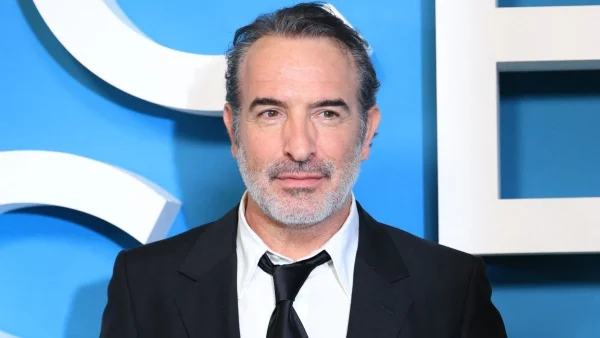 "Casse-toi, va dans un autre pays !" Cet "acharnement" sur Jean Dujardin qu'il a dénoncé