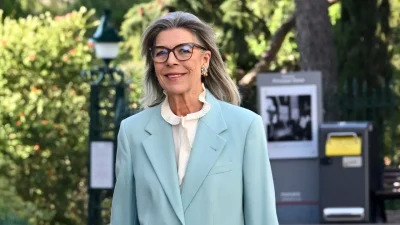 Caroline de Monaco rayonne dans un look printanier auprès de son frère Albert II