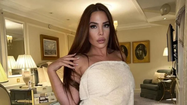 Exilée à Dubaï, Kim Glow avait exigé qu'un avion militaire la rappatrie en France