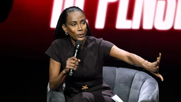 "Ravie de vous retrouver ce soir", revanche en trombe pour la journaliste qui explose les compteurs