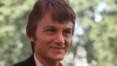 portes ouvertes sur son appartement parisien, penthouse à la vue spectaculaire sur la tour Eiffel