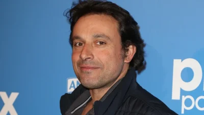 “Derrière le masque, il y a la face obscure”