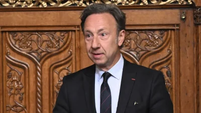 "tout est FAUX !" Stéphane Bern fait une révélation sur ce bruit tenace en coulisses