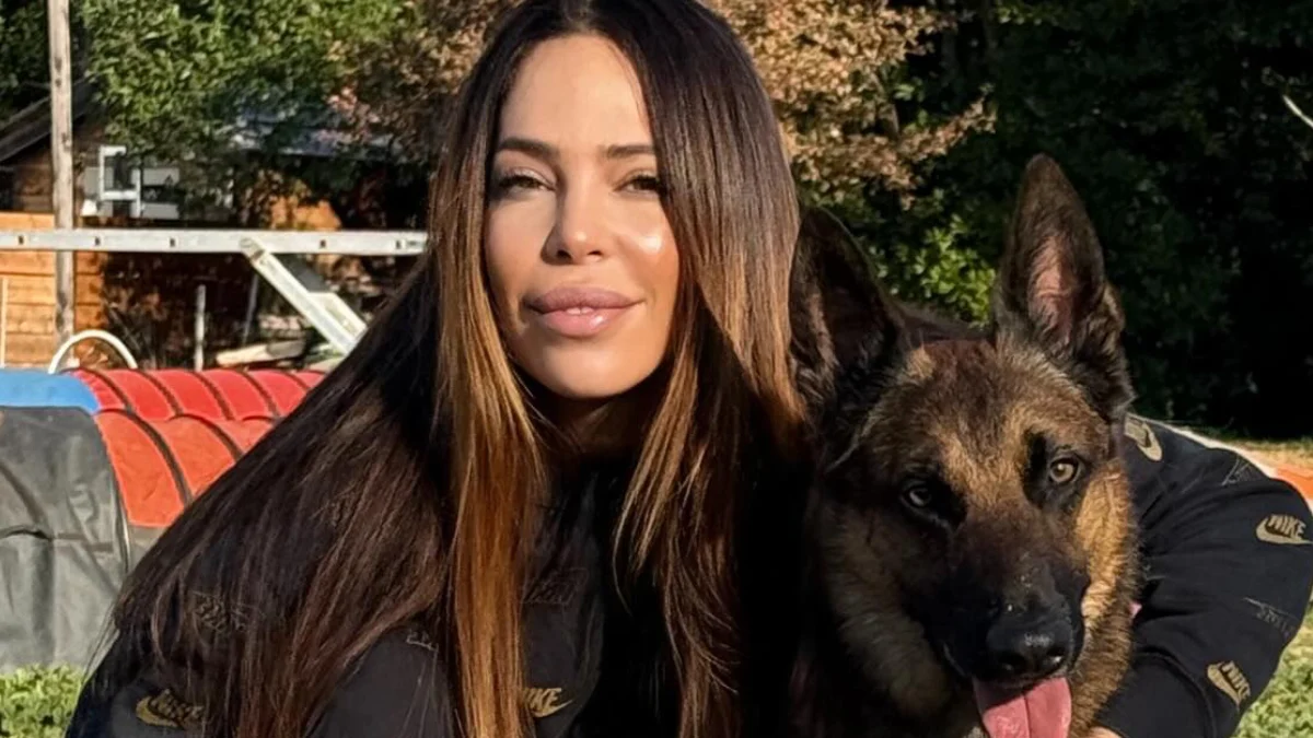 A Dubaï, Kim Glow nous fait visiter son duplex avec piscine chauffée et rooftop XXL avec vue sur la mer