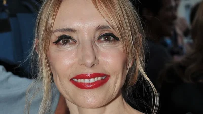 ses nuits sur "des bouts de canapés dans des logements à vendre”