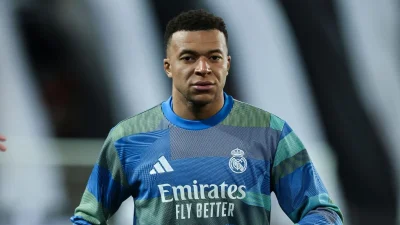 Kylian Mbappé désagréable avec ses fans ? Ces vidéos mettent à mal l'attaquant du Real Madrid, "Dépêche-toi !"