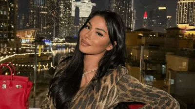 Maeva Ghennam sous les "bombardements", elle fait la promo d'un épilateur "à lumière pulsée" après sa "petite sieste" et se fait vilipender