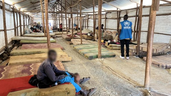 Dans le hangar du site de transit de Nyabitare, au Burundi.