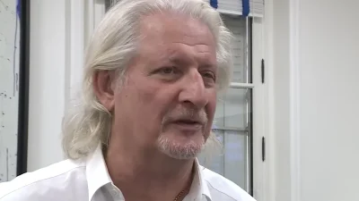 Patrick Sébastien, libertin “assumé”, balance sur les célébrités croisées lors de ses parties fines