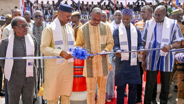 Coris Bank international: le Premier ministre inaugure le nouveau siège