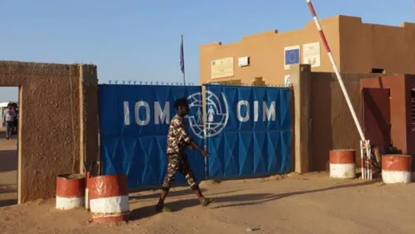 102 migrants ivoiriens rapatriés du Niger, Abidjan met en garde
