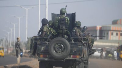 Nigeria: l'armée annonce une libération d'otages au nord-ouest du pays, la société civile dément