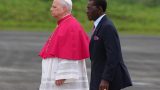 Léon XIV, arrivé en Guinée équatoriale, appelle au «droit» et à la «justice»