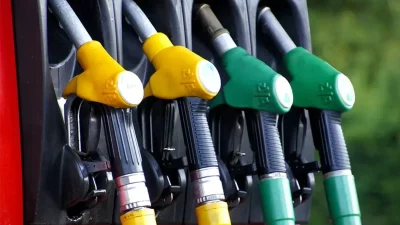 Carburant en Afrique : top 10 des pays où les prix seront les plus élevés en avril 2026 - Afrique sur 7