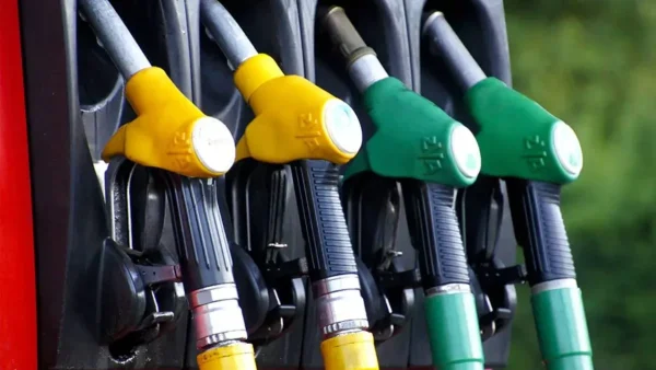 Carburant en Afrique : top 10 des pays où les prix seront les plus élevés en avril 2026 - Afrique sur 7