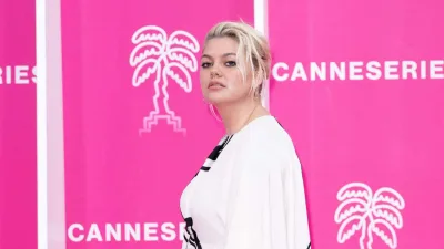 « Je suis née triste » : Louane revient sur la mort tragique de ses deux parents