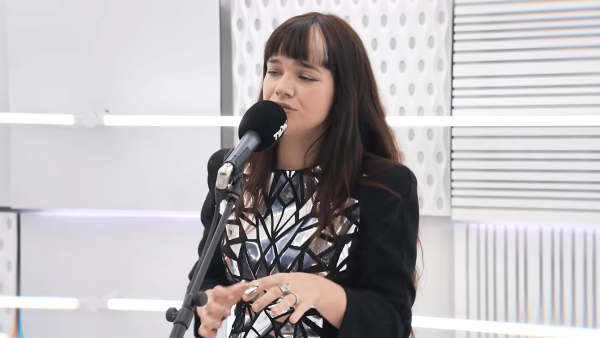"Je suis fauchée" : Eurovision 2026 : Essyla, la candidate belge en grandes difficultés