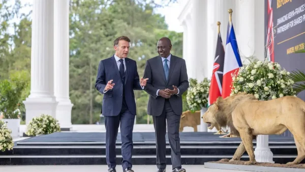 Le président William Ruto reçoit son homologue français, Emmanuel Macron, à la State House de Nairobi. Le président Macron est au Kenya pour le sommet Africa Forward, qui se tiendra les 11 et 12 mai au KICC de Nairobi.