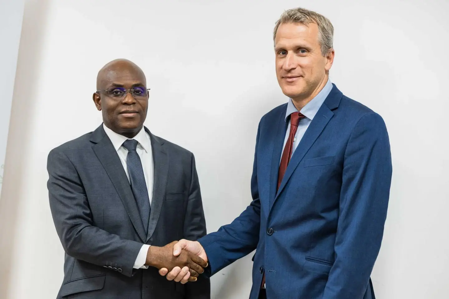 M. Alain Hinkati, le Directeur général de l’Agence nationale de l’alimentation et de la nutrition (ANAN) et M. Roland Kupka, le Directeur du Child Nutrition Fund (CNF), mécanisme mondial dirigé par l’UNICEF.