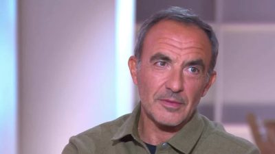 Nikos Aliagas immortalise sa Grèce : Pourquoi il va s'inviter sur vos courriers dès le 15 juin