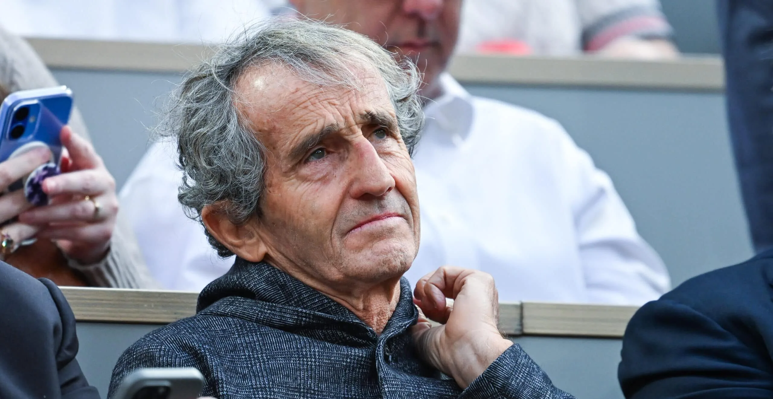 Alain Prost victime d’un violent home-jacking et blessé à la tête : son fils a ouvert le coffre-fort sous ses yeux