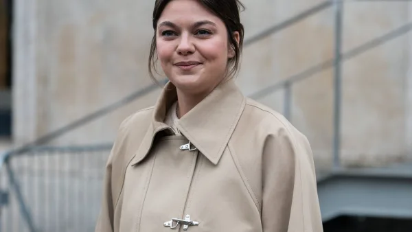 "C'était rigolo 5 minutes" : jeune mariée, Louane en a déjà marre