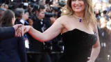 Cannes 2026 : Laetitia Casta, victime de grossophobie depuis sa montée des marches, répond à ses détracteurs en maillot de bain