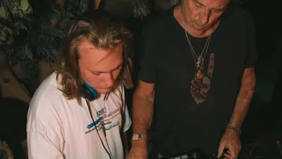 Swann, le fils de Jean-Luc Reichmann mixe désormais dans l’un des lieux les plus sélect de la capitale