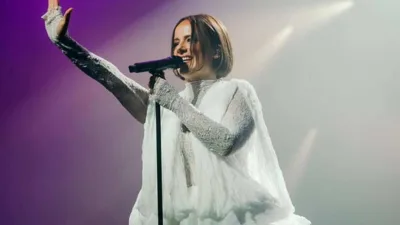 Alizée atterrit au Mexique où se trouve nombre de ses fans mais tout ne se passe pas comme prévu !