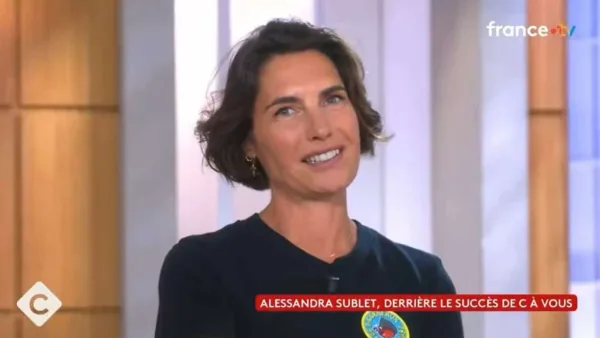 Alessandra Sublet revient dans C à vous et Mohamed Bouhafsi lui déroule le tapis rouge