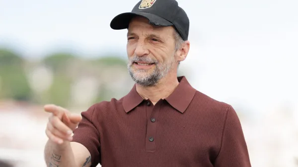 "Il leur manque une paire de c…", Matthieu Kassovitz atomise les politiques français avant d’apporter son soutien à Dominique de Villepin