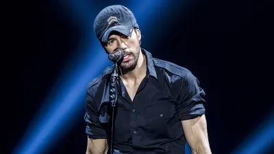 Enrique Iglesias agressé sexuellement par une fan ? Le chanteur publie une étrange vidéo