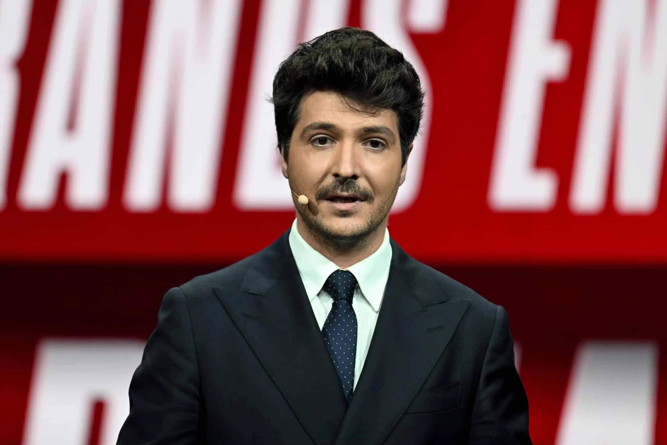 CNews : Eliot Deval bientôt marié, sa compagne Morgane a dit "oui" dans un lieu somptueux