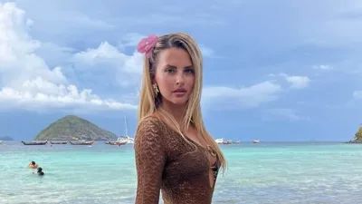 Kelly Vedovelli : l’ex Bella de Gims et chroniqueuse de Cyril Hanouna a accouché de ses jumelles, Céleste et Esmée
