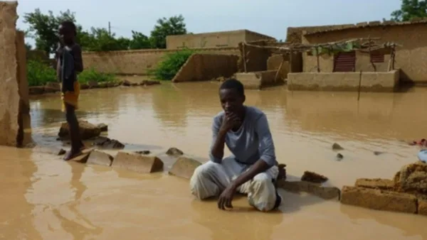 A part of Niamey is flooded by the Niger river on August 6, 2010, leading to several thousand inhabitants being evacuated after the Niger river rose to exceptional levels. AFP PHOTO / BOUREIMA HAMA