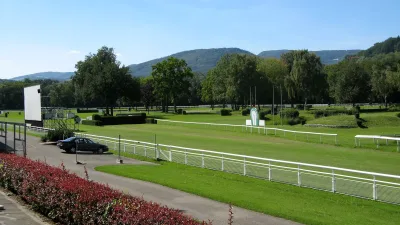 Vue de la Pferderennbahn Schachen à Aarau, en Suisse