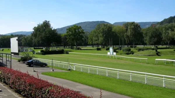Vue de la Pferderennbahn Schachen à Aarau, en Suisse