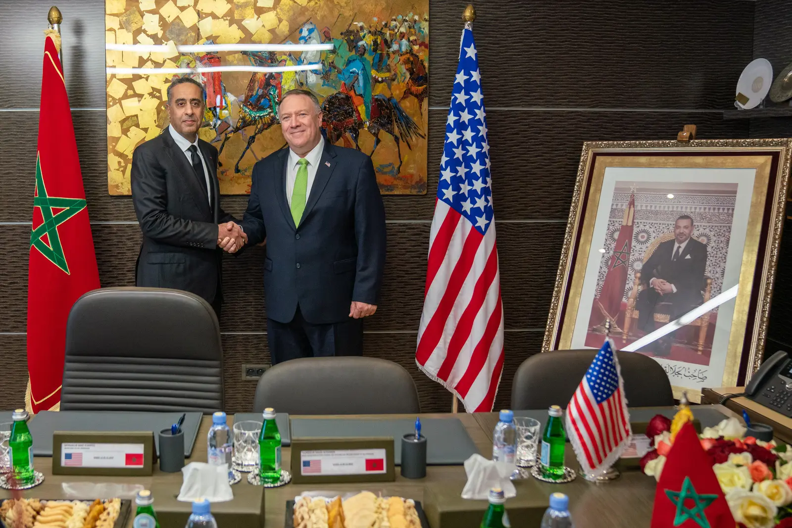 Abdellatif Hammouchi et Mike Pompeo lors d'une rencontre officielle a Rabat en decembre 2019.