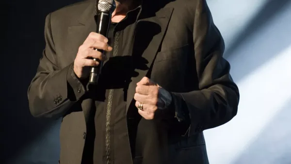Enrico Macias sur scène en 2016