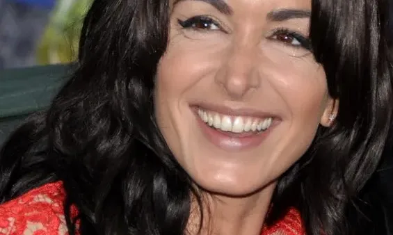 Jenifer lors de l'enregistrement de Champs-Elysées en 2012