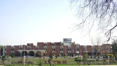 Bâtiment principal du Pakistan Institute of Medical Sciences (PIMS) à Islamabad