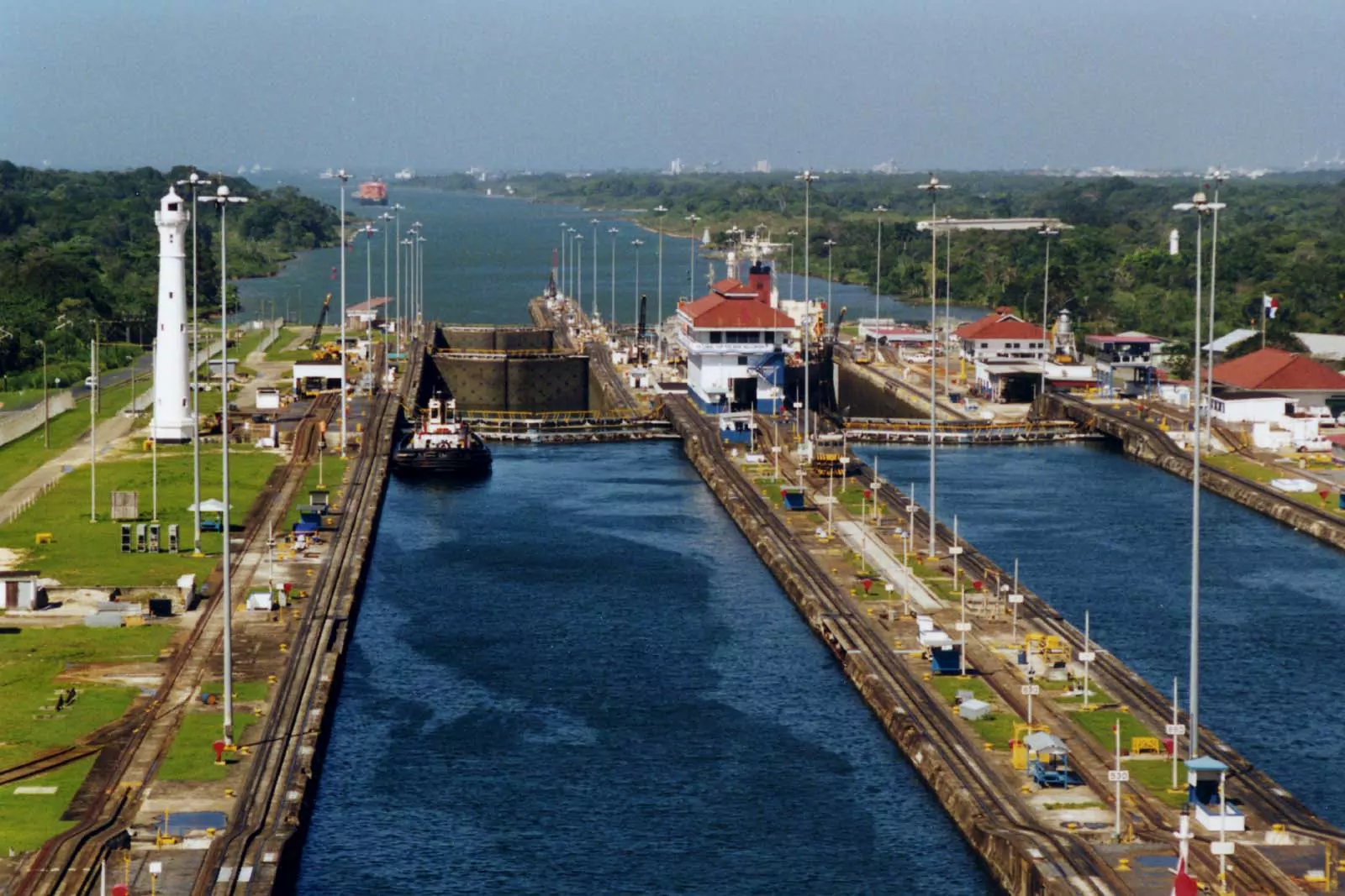 Les écluses de Gatun sur le canal de Panama.