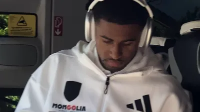 Reiss Nelson avant un match de Premier League avec Fulham en septembre 2024
