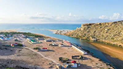 Vue aérienne d’Eyl, district côtier du Puntland en Somalie.