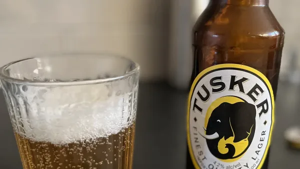 Bouteille de Tusker, marque d'East African Breweries (EABL)