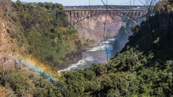 Victoria Falls Bridge à Livingstone, à la frontière entre la Zambie et le Zimbabwe