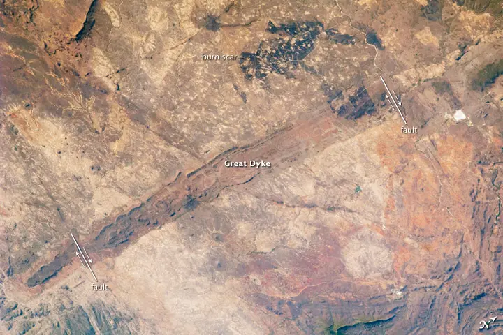 Vue du Great Dyke au Zimbabwe depuis la Station spatiale internationale
