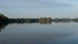 Le lac Rijkerswoerdse Plassen, près d’Arnhem, aux Pays-Bas