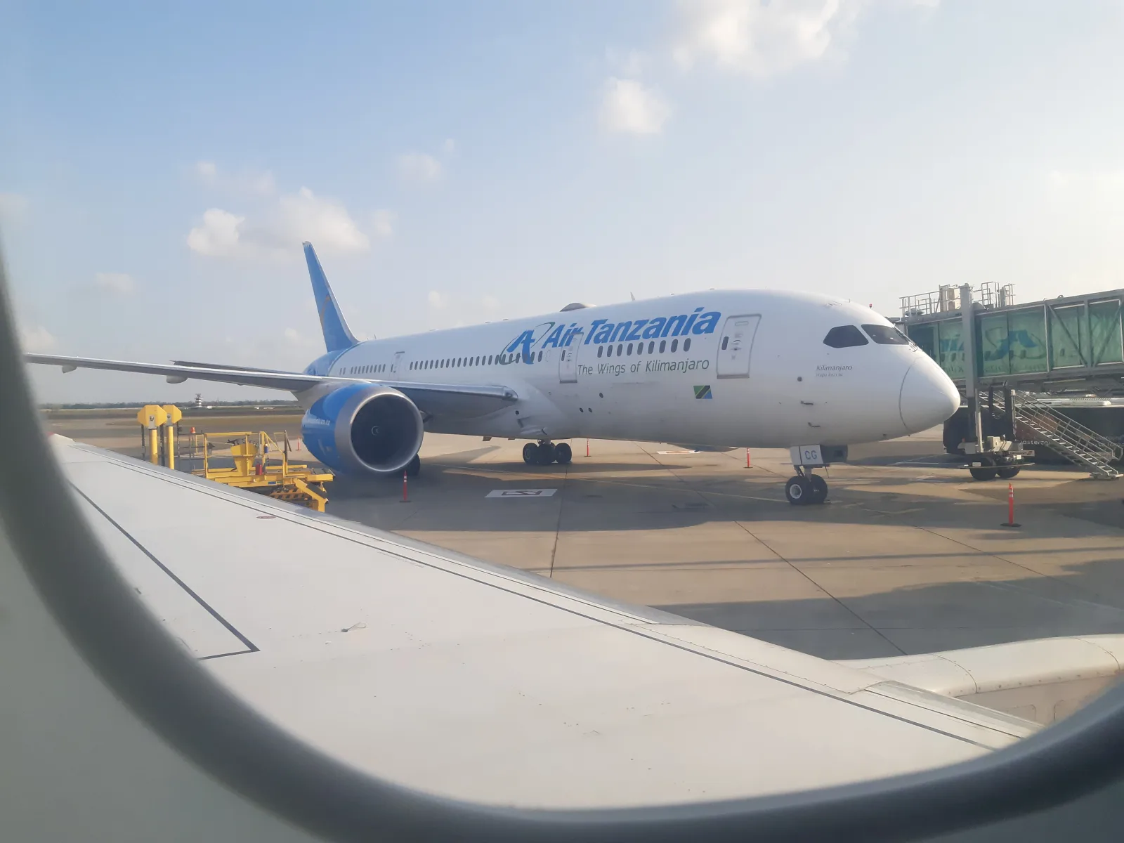 Un Boeing 787-8 d’Air Tanzania à l’aéroport international Julius Nyerere