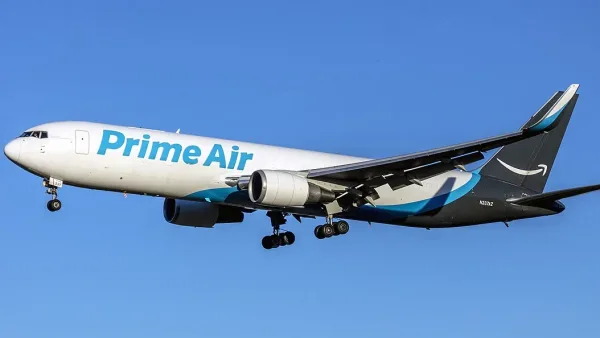 Boeing 767-300 d’Amazon Prime Air en vol, image d’illustration